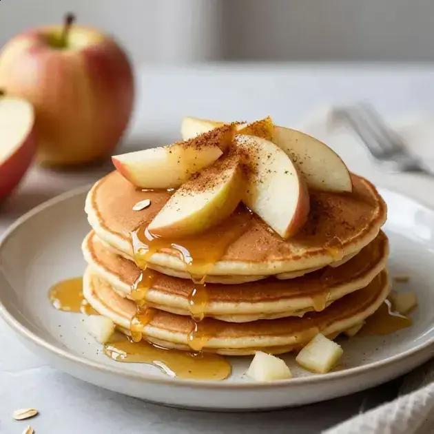Panqueca de aveia com maçã e canela: café da manhã leve, prático e saudável 1 panqueca de aveia com maçã e canela